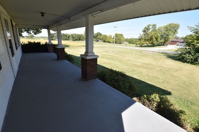 Building Photo - 3 Bedroom Home in the Country