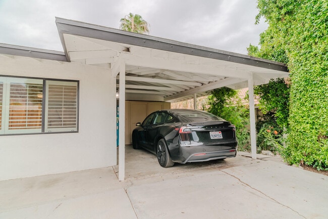 Building Photo - 52801 Avenida Alvarado
