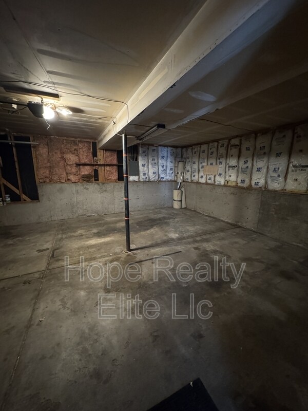 Building Photo - 6950 Sagewood Ct