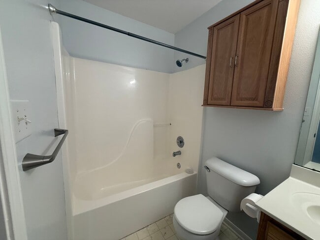 Building Photo - Great home in Saddle Brook