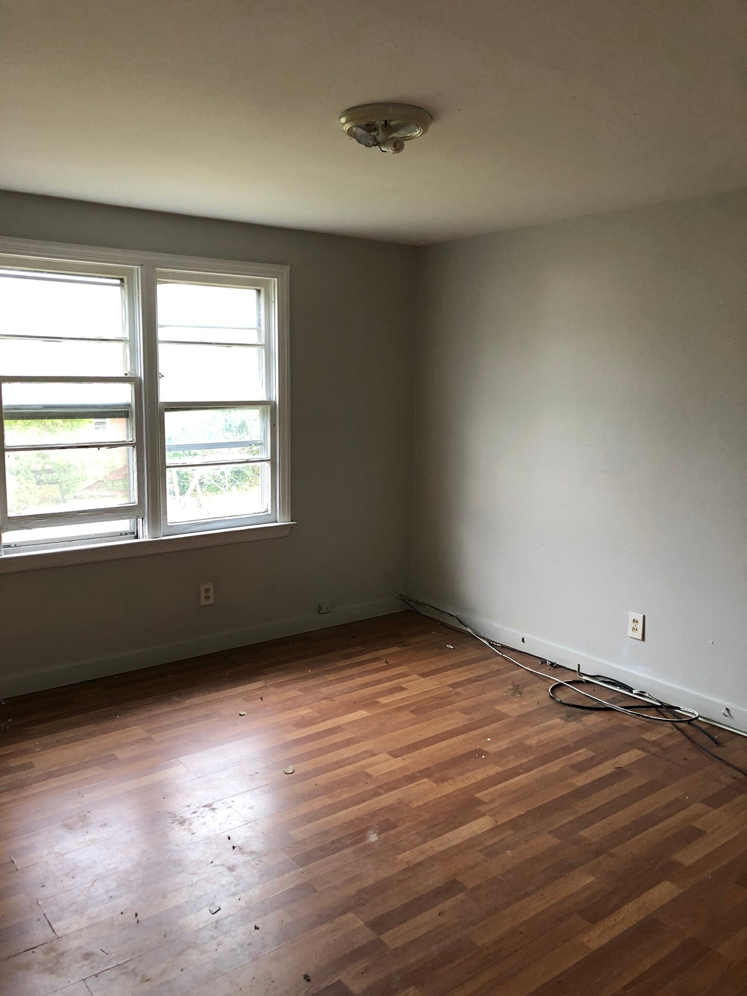 Building Photo - 211 Shoshone St