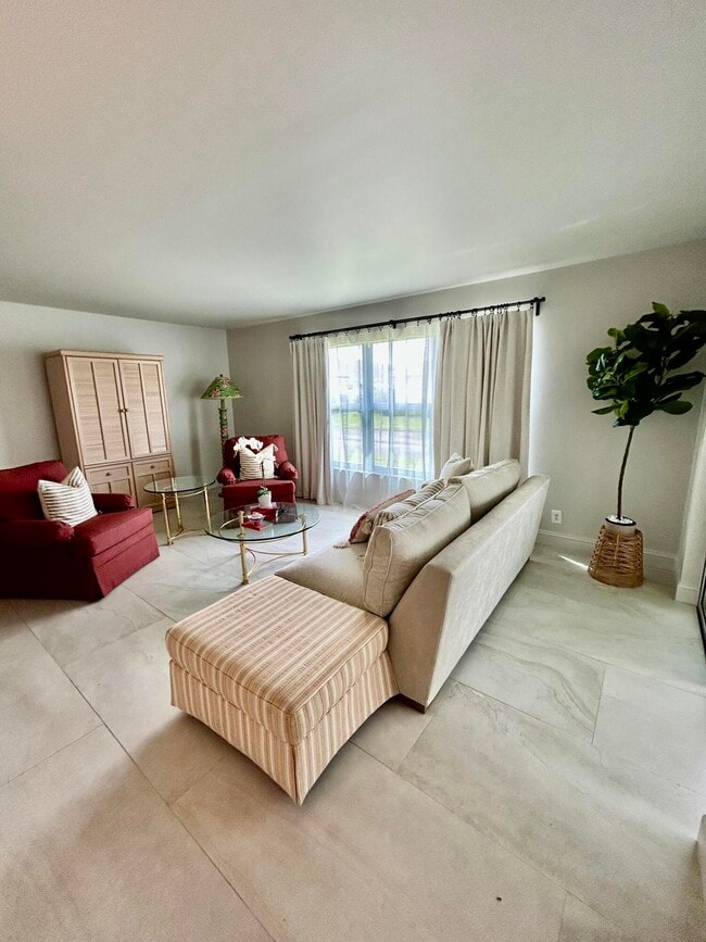 Building Photo - 5289 Lakefront Blvd