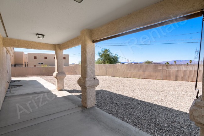 Building Photo - YOUR DREAM HOME AWAITS!