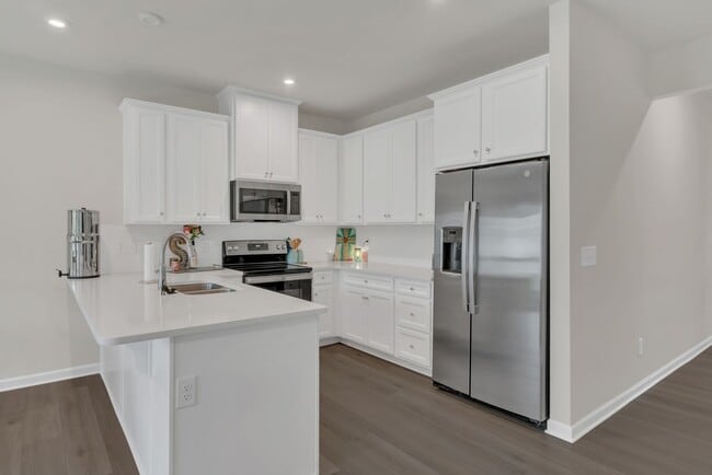 Building Photo - Beautiful Townhome!! Great Location!!