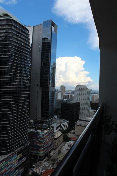 Building Photo - 999 SW 1st Ave