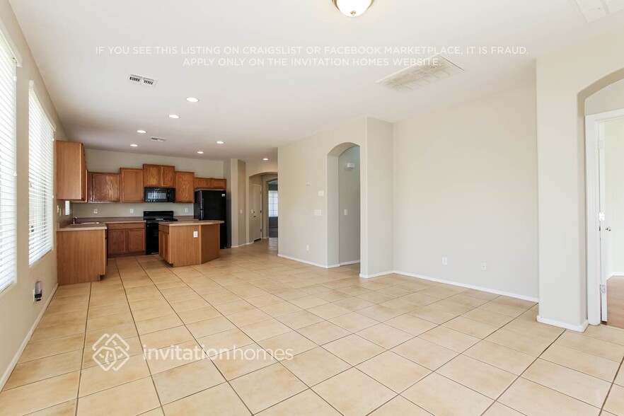 Building Photo - 10241 W Cordes Rd