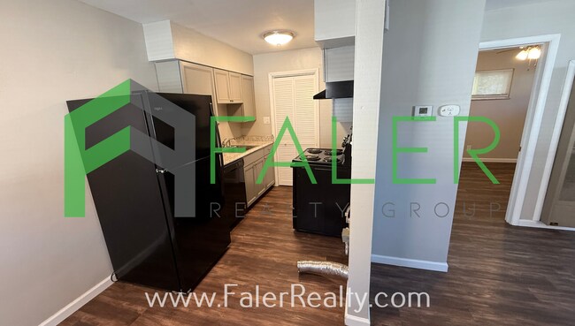 Building Photo - 1066 Pritz Ave