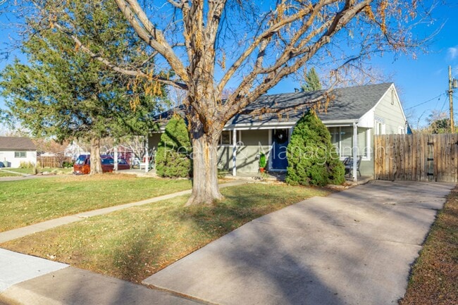 Building Photo - 3200 S Grape St