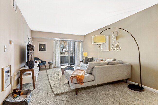 Building Photo - 1617 Westminster Dr