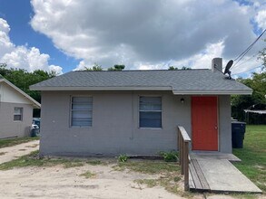 Building Photo - Two bedroom 1 bath