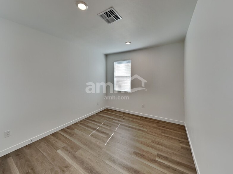 Building Photo - 13112 N Serenity Vly Dr