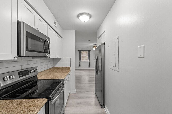 Building Photo - 849 Baldwin Ave