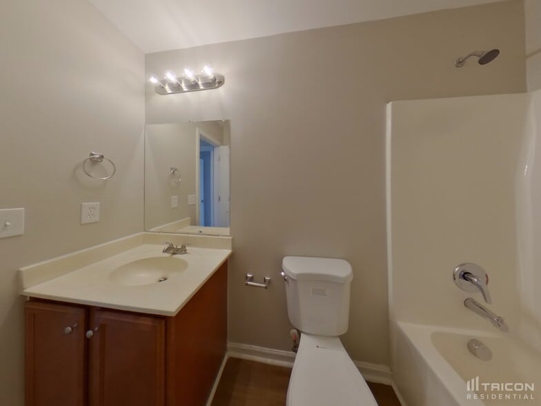 Building Photo - 657 Switchback Ct
