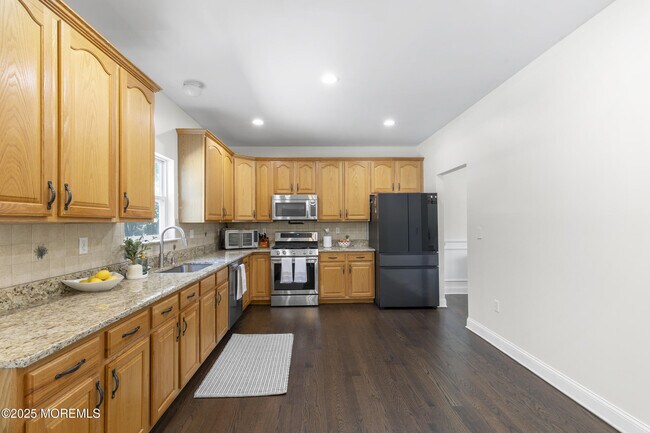 Building Photo - 6 Kindling Way