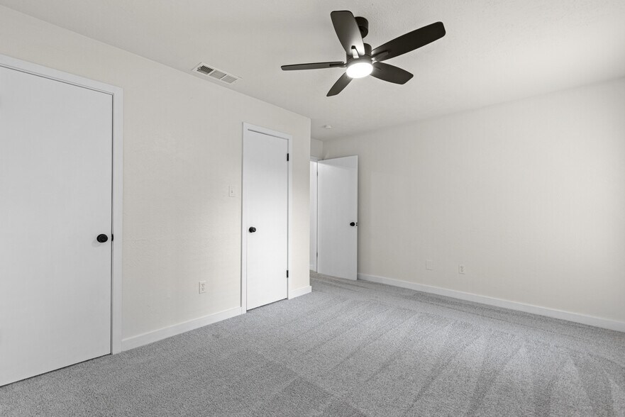 Building Photo - 7510 Holly Hill Dr