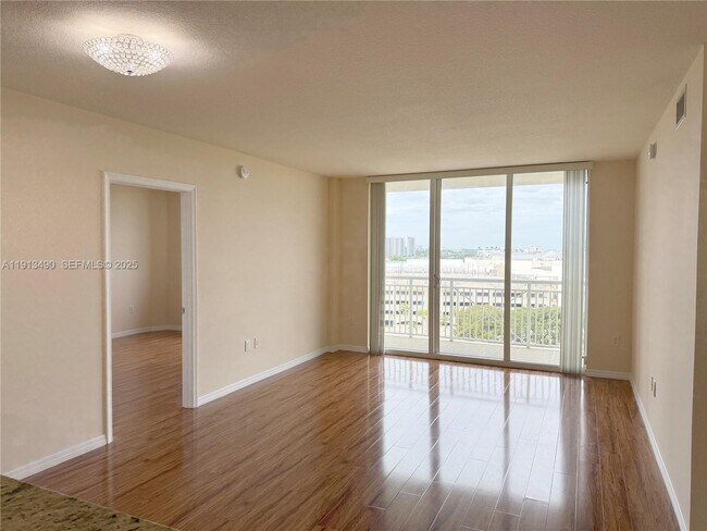 Building Photo - 19501 W Country Club Dr