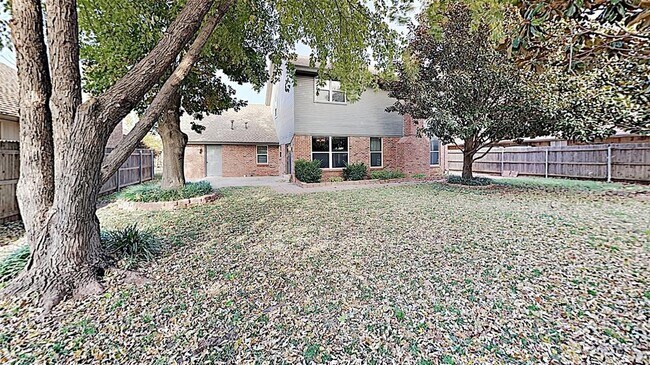 Building Photo - 1200 NW 199th St