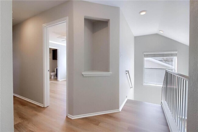 Building Photo - 706 Big Spring Dr