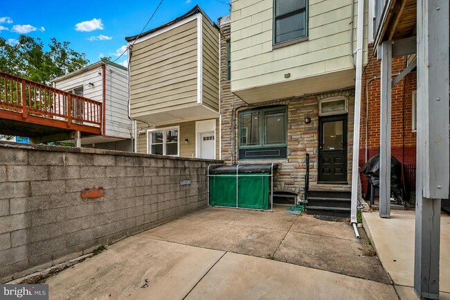 Building Photo - 3115 Foster Ave