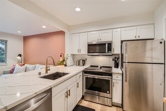 Building Photo - Available September 1st >> Stunning 1BR/1BA Condo for Rent! 1 Parking Garage Space + W/S/G Includ...