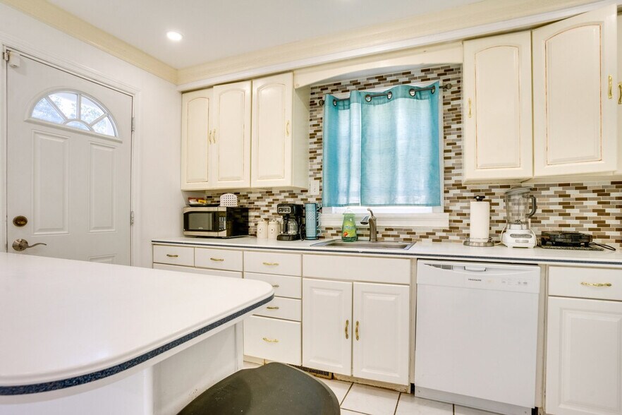 Building Photo - 112 Rockwood Pl