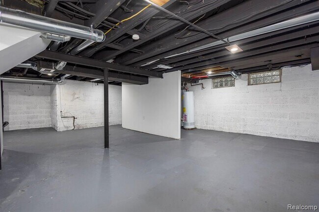 Building Photo - 2744 Lawrence St