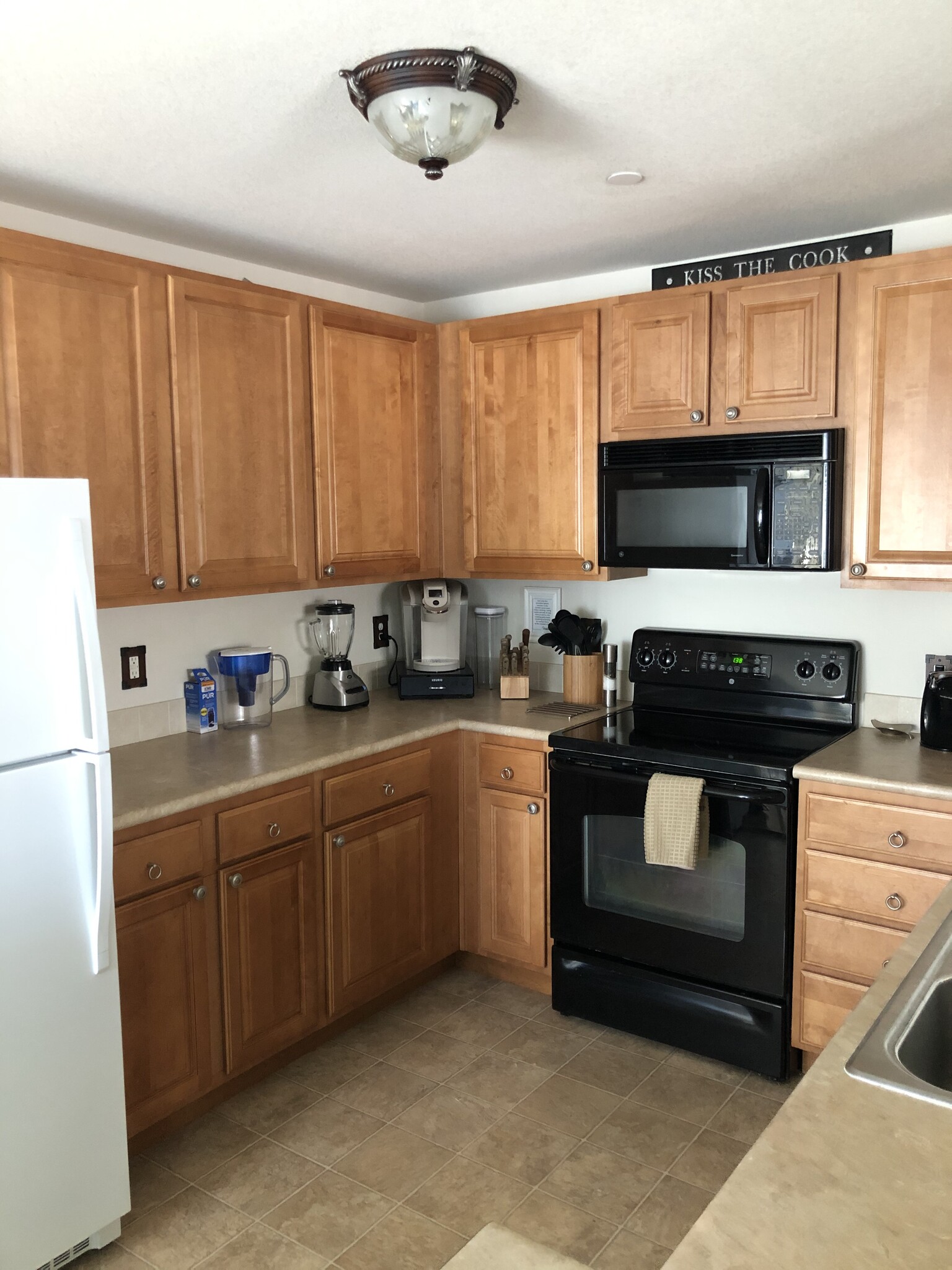 Kitchen - 4815 Hahns Peak Dr