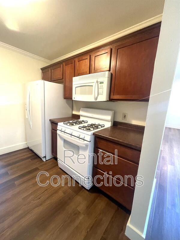 Building Photo - 3300 W Hawthorne Ct