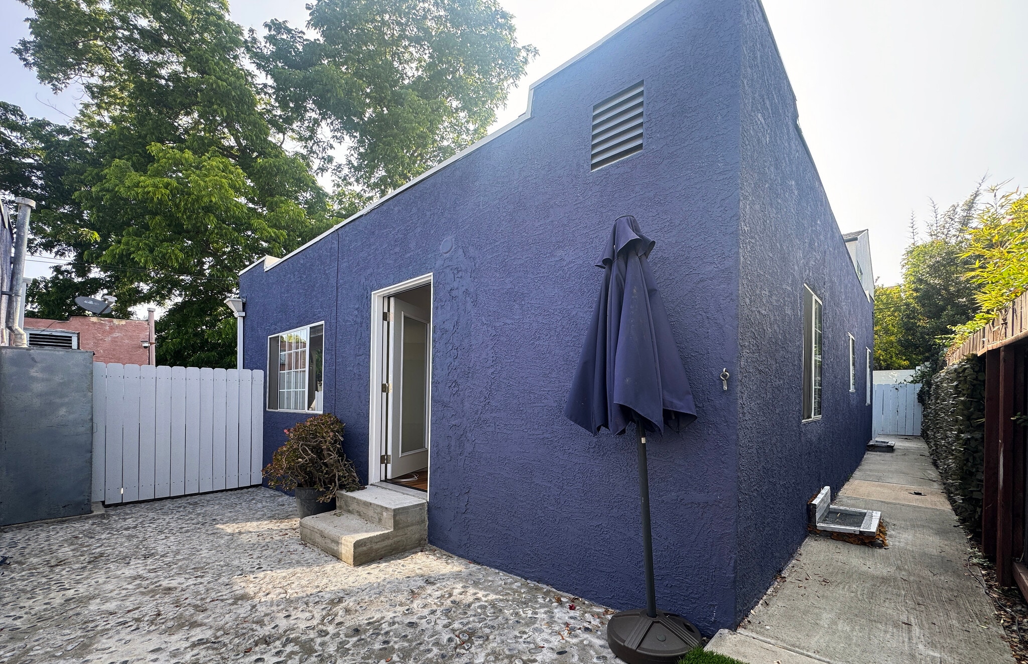 Building Photo - 1210 Manzanita St