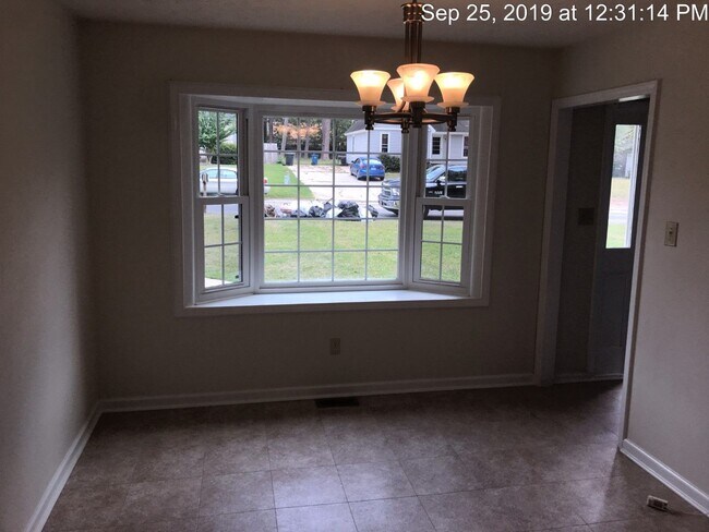 Building Photo - 7035 Darnell St