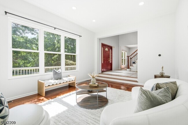 Building Photo - 9 Stirrup Way