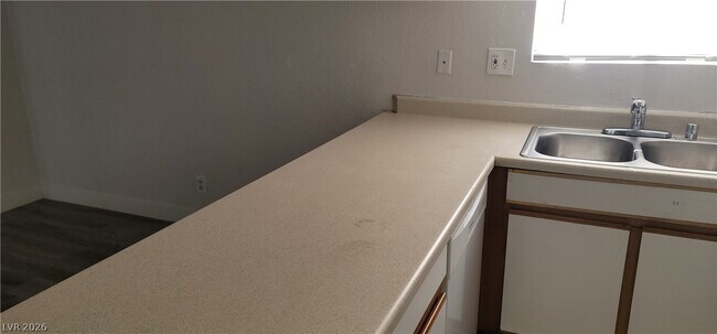 Building Photo - 1912 Lirio Way