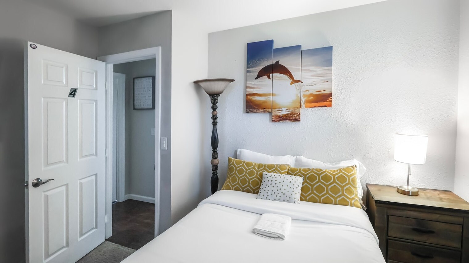 Building Photo - 660 Sunnyside Ave