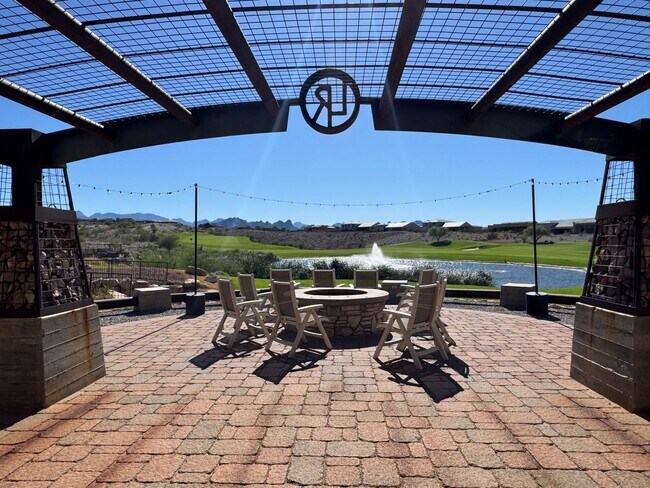 Building Photo - 3 BR Furnished w/Utilities-Vacation Rental- Laughlin Ranch