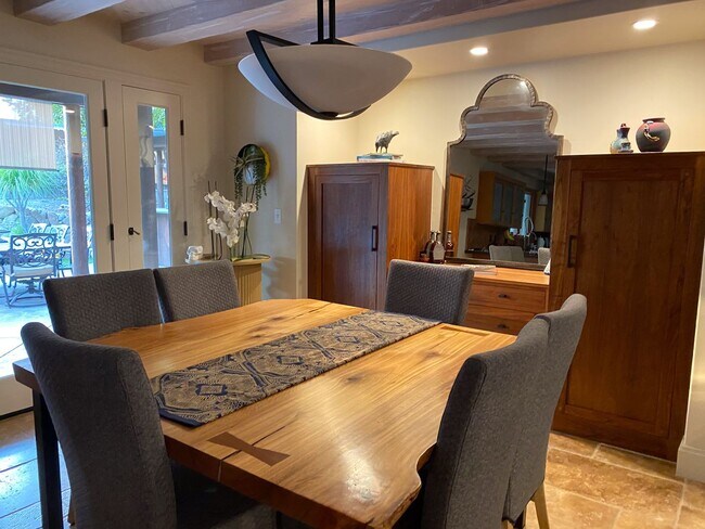 Building Photo - Coming Soon... Beautifully Updated Home in Central Location