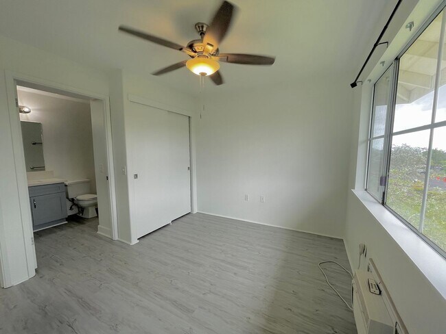 Building Photo - 95-1025 Kaapeha St #208