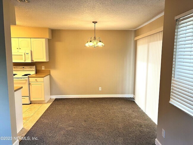 Building Photo - 1800 Park Ave