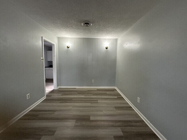 Building Photo - 506 Parkway Ct