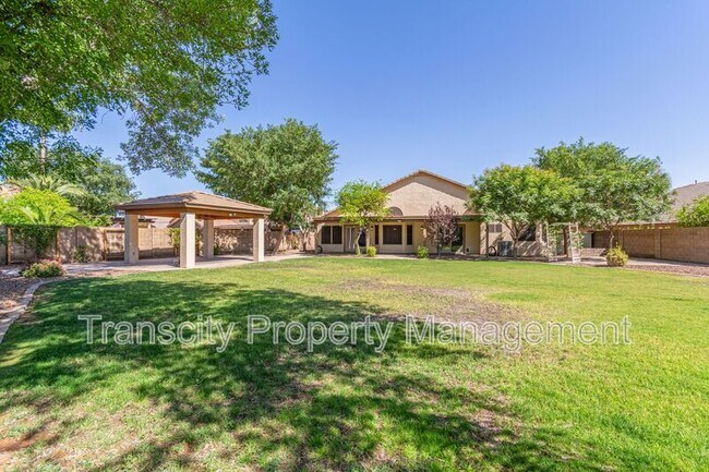 Building Photo - 1028 E Orchid Ln