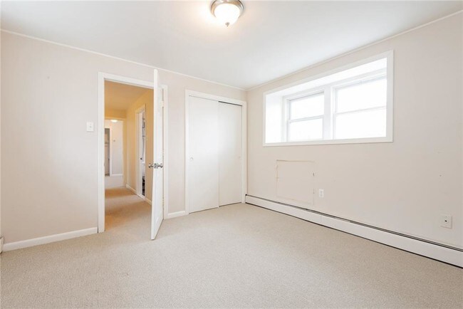 Building Photo - 7 Cowsill Ln