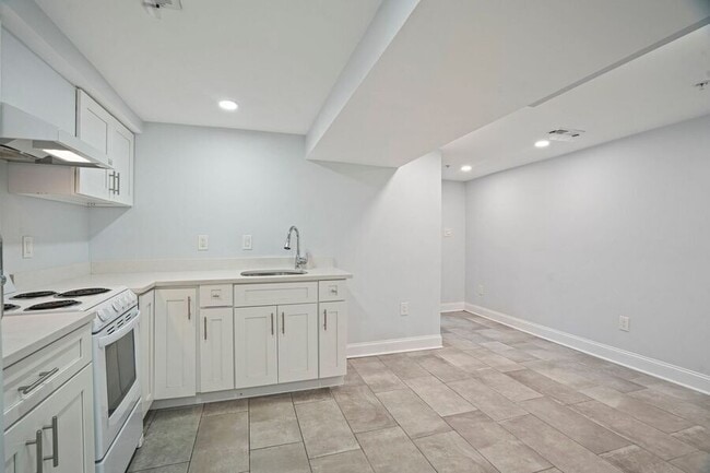 Building Photo - 2630 4th St NE