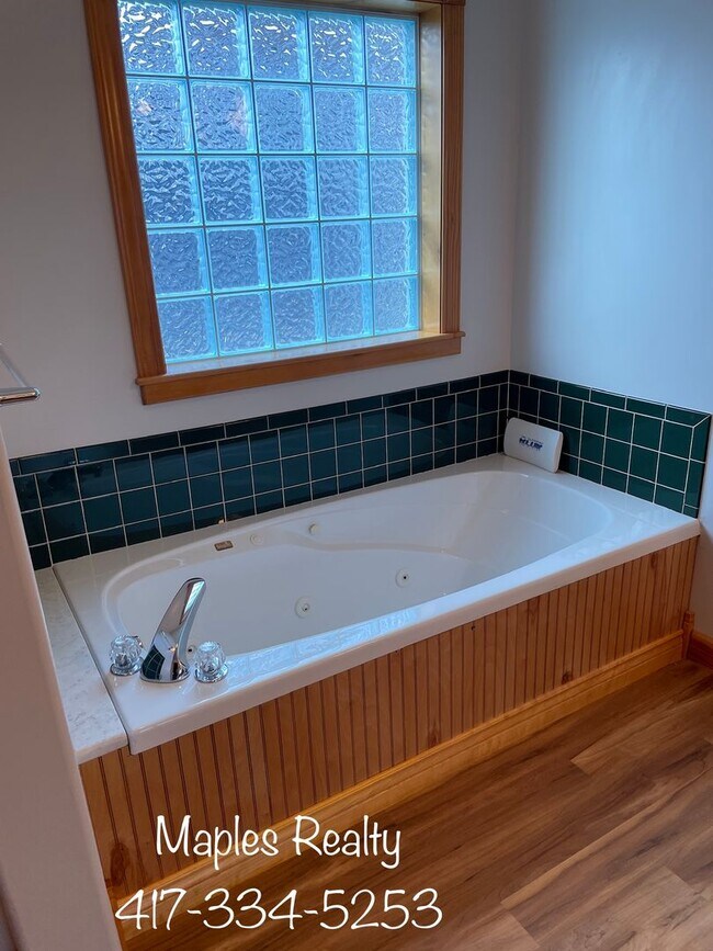 Building Photo - VERY NICE 3 bedroom home in Branson, MO fo...