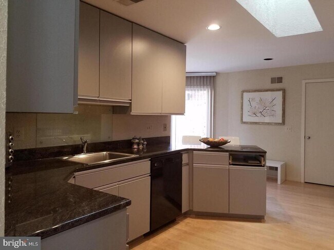 Building Photo - 8002 Grand Teton Dr