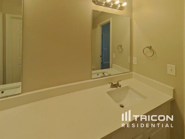 Building Photo - 2416 Deberry Ct