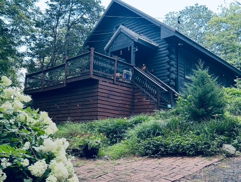 Building Photo - 93 Shepard Ave