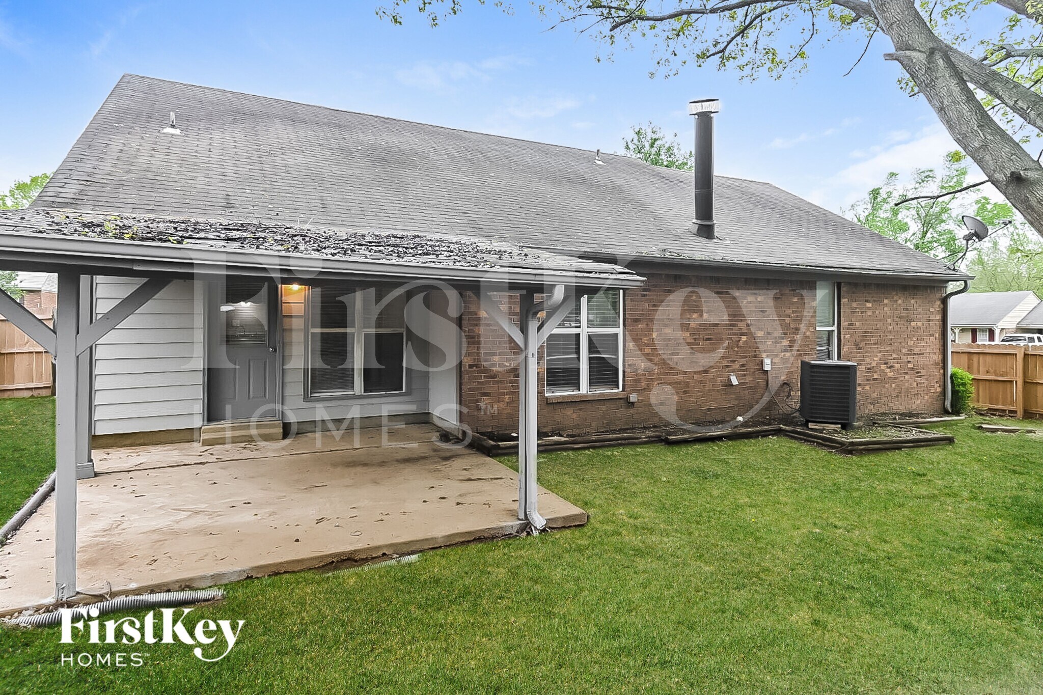 Building Photo - 6495 Westbury Ave