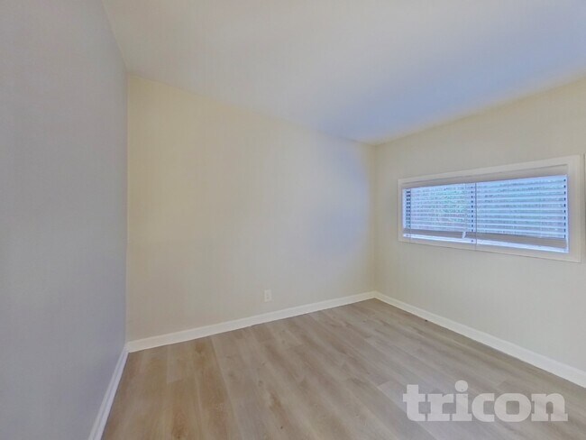 Building Photo - 3182 Lake Monroe Rd