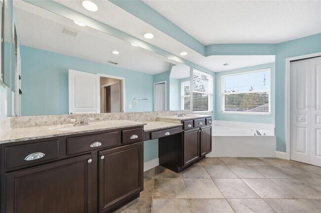 Building Photo - 159 Hopewell Dr