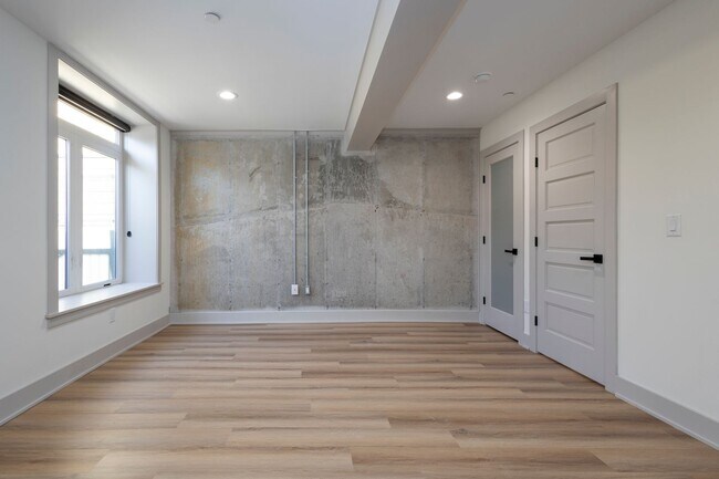 Building Photo - Your Next Home Awaits – Spacious & Beautiful Apartment in North Philadelphia!
