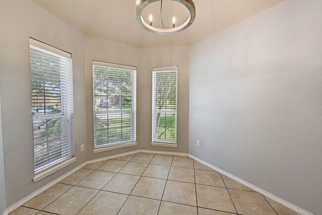 Building Photo - 18923 Bluestone Hollow Ln